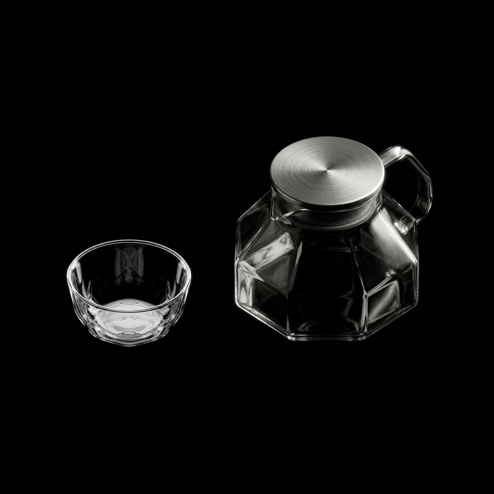 BAISAŌ transparent glass teapot and Tea bowl on dark background